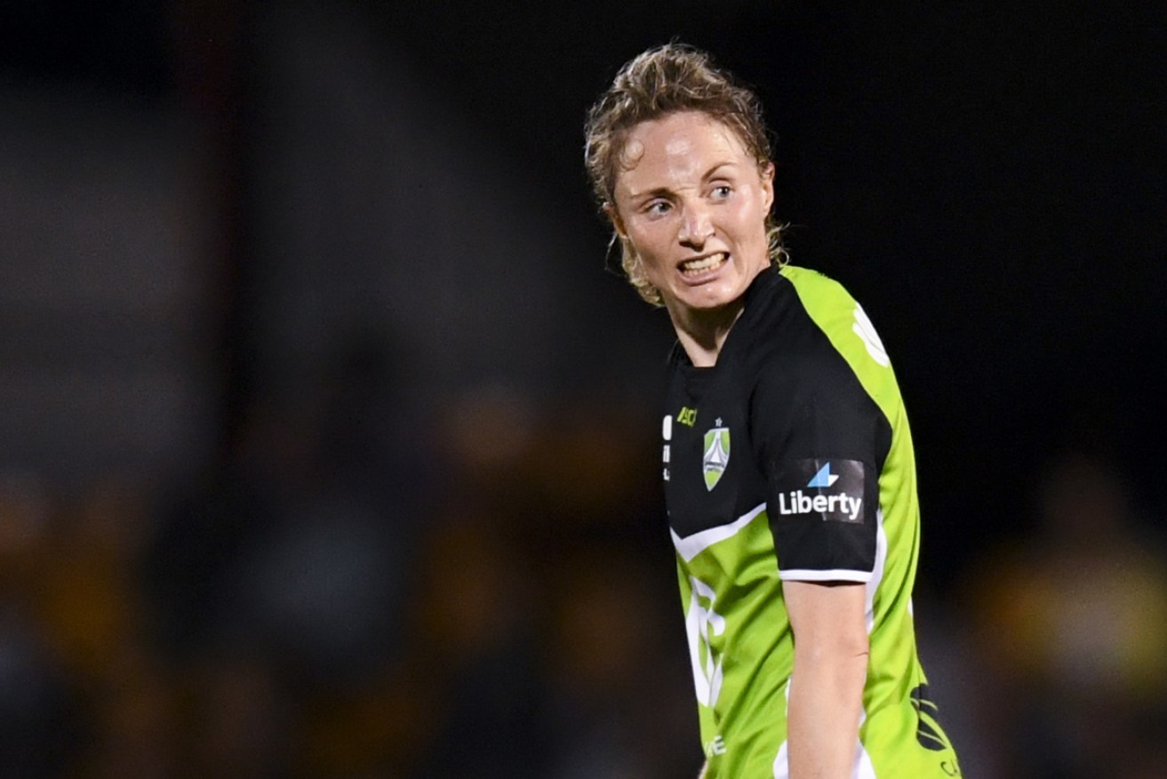 Margot Robinne netted a double in Canberra United's 5-0 thrashing of Western Sydney Wanderers in ALW.