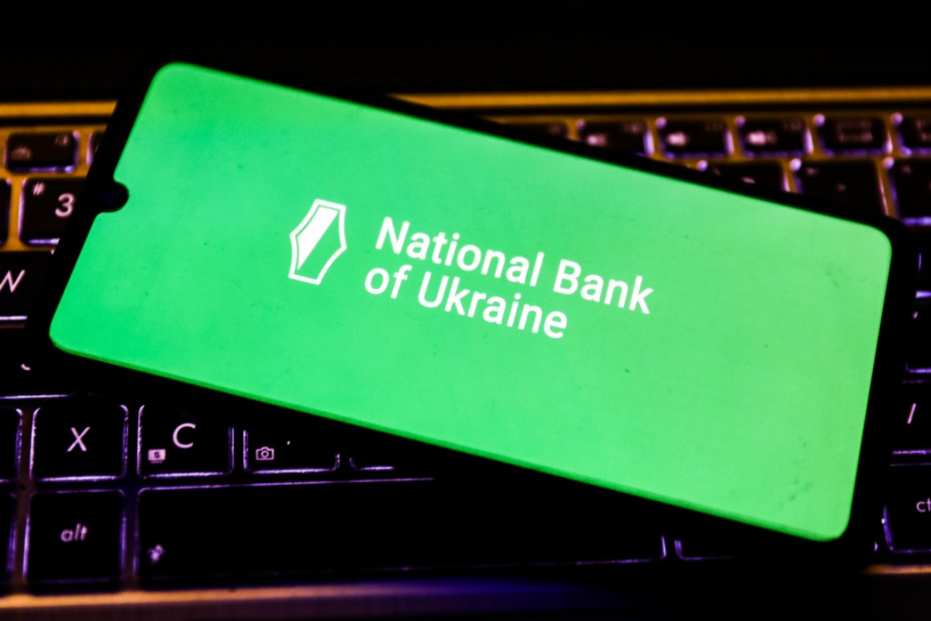 Some Ukraine banks are reporting cyber attacks – despite other reports Russia is attempting to de-escalate the tensions.