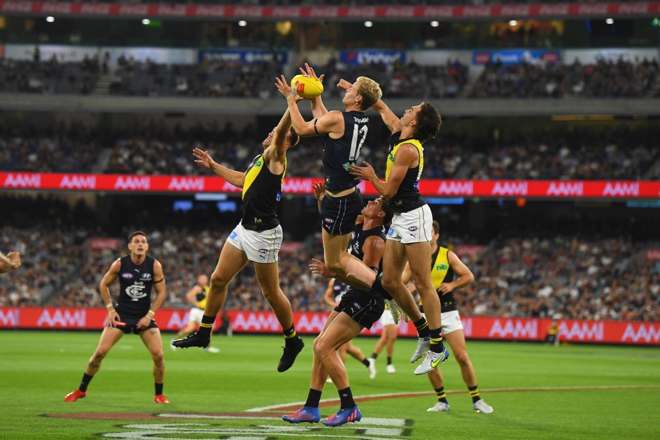 Carlton has opened its season with a 25-point win over Richmond at the MCG on Thursday. 