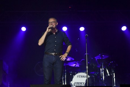 Albanese mixed reception at Bluesfest, support drops