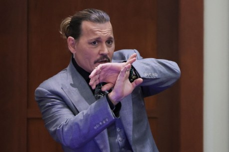 Amber Heard beat me, Johnny Depp tells court