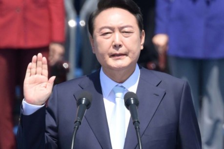 New South Korea leader offers Pyongyang plan