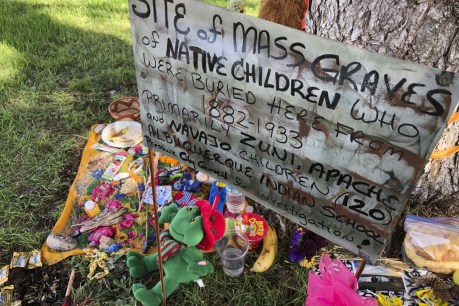 US finds 500 Native American school deaths