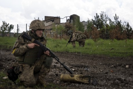 Ukrainian troops push back Russian forces in eastern Ukraine