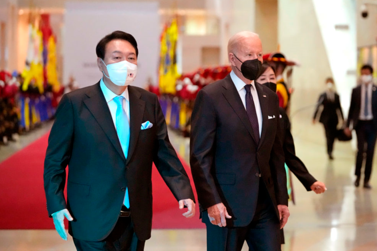 President Yoon Suk-yeol and Joe Biden  arrive for the state dinner celebrating the US President's first visit to Seoul. <i>Photo: Getty</i>