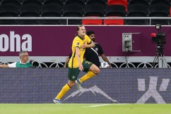 Socceroos keep World Cup dreams alive 