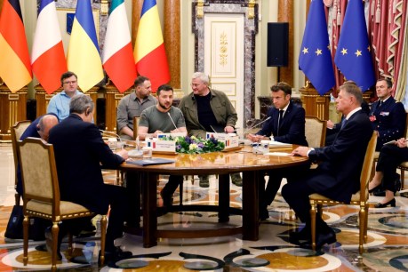 European leaders meet Zelenskiy in Kyiv