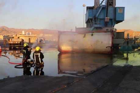 Ten dead, 250 injured in chlorine gas leak at port