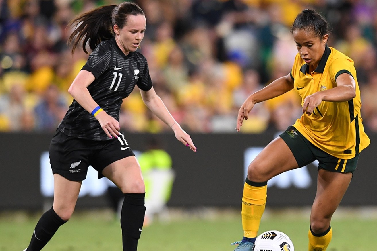 Matildas gun Mary Fowler has signed a four-year contract with UK giants Manchester City.