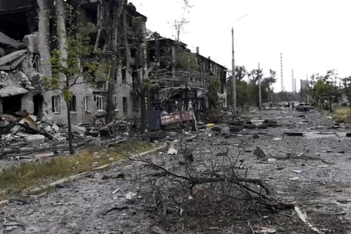Russia claims last Luhansk city of Lysychansk