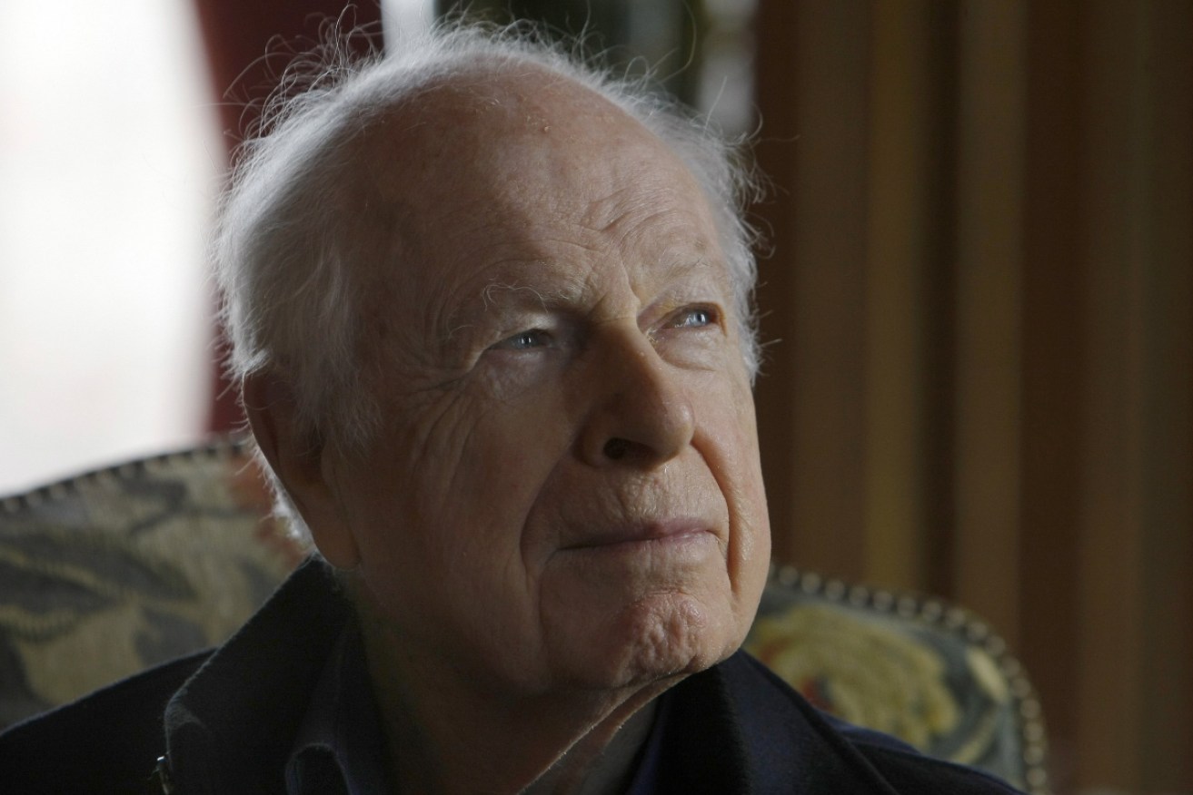 Renowned British theatre and film director Peter Brook has died at the age of 97. 