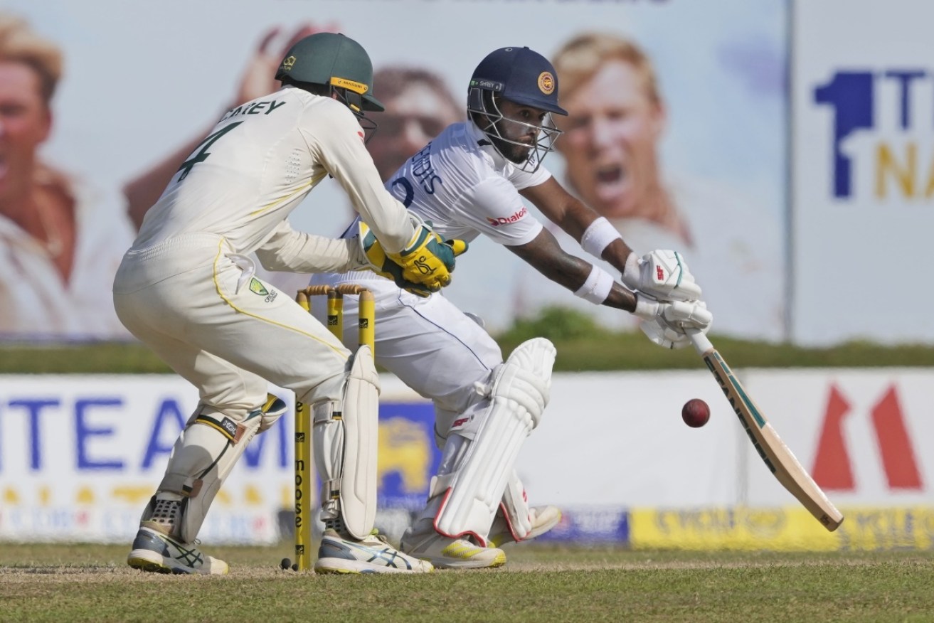 Kusal Mendis was the only wicket before lunch as Sri Lanka fought back in the second Test on Sunday. 