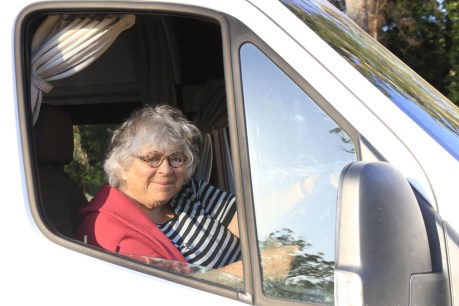 Miriam Margolyes back on road, meeting real Aussies