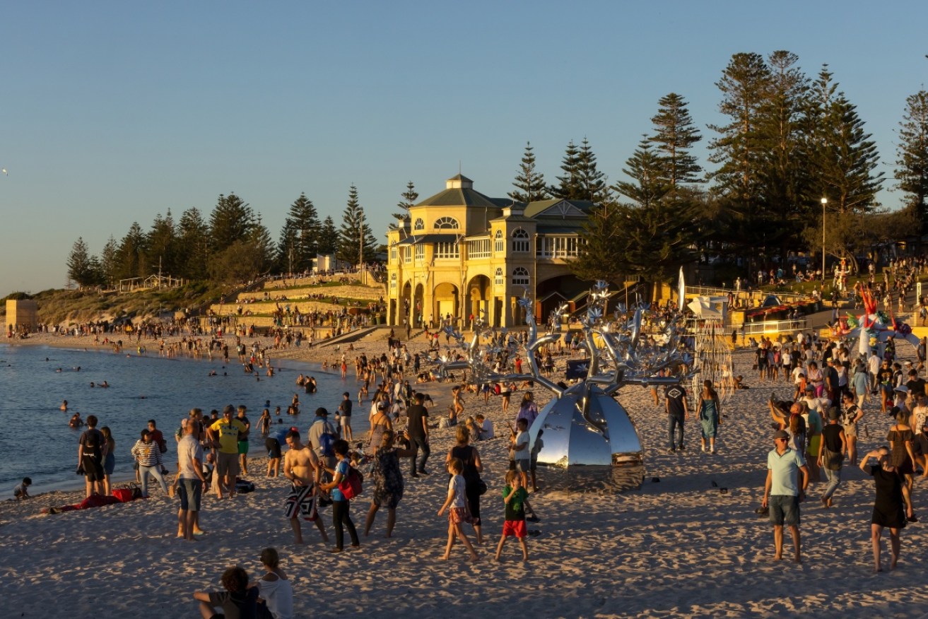Residents in Perth's Cottesloe and neighbouring Peppermint Park have the country's highest incomes.