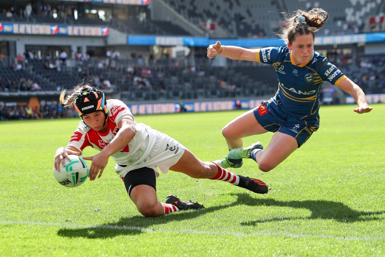 St George Illawarra has come from behind at half-time to beat Parramatta 16-10 in their NRLW clash. 