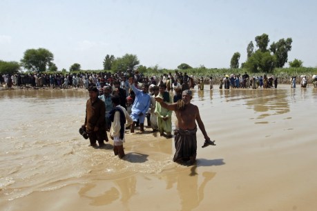 Pakistan floods death toll climbs to 1355