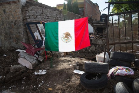 Deadly magnitude 7.6 quake shakes Mexico