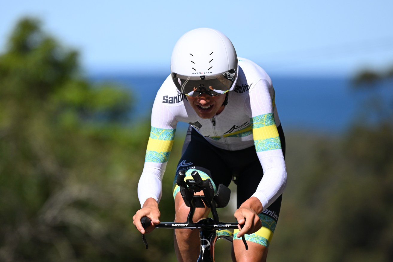 Luke Plapp helped Australia to bronze in the world championship mixed team relay in Wollongong.