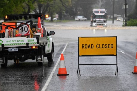 Flood warning as heavy rain pummels Victoria