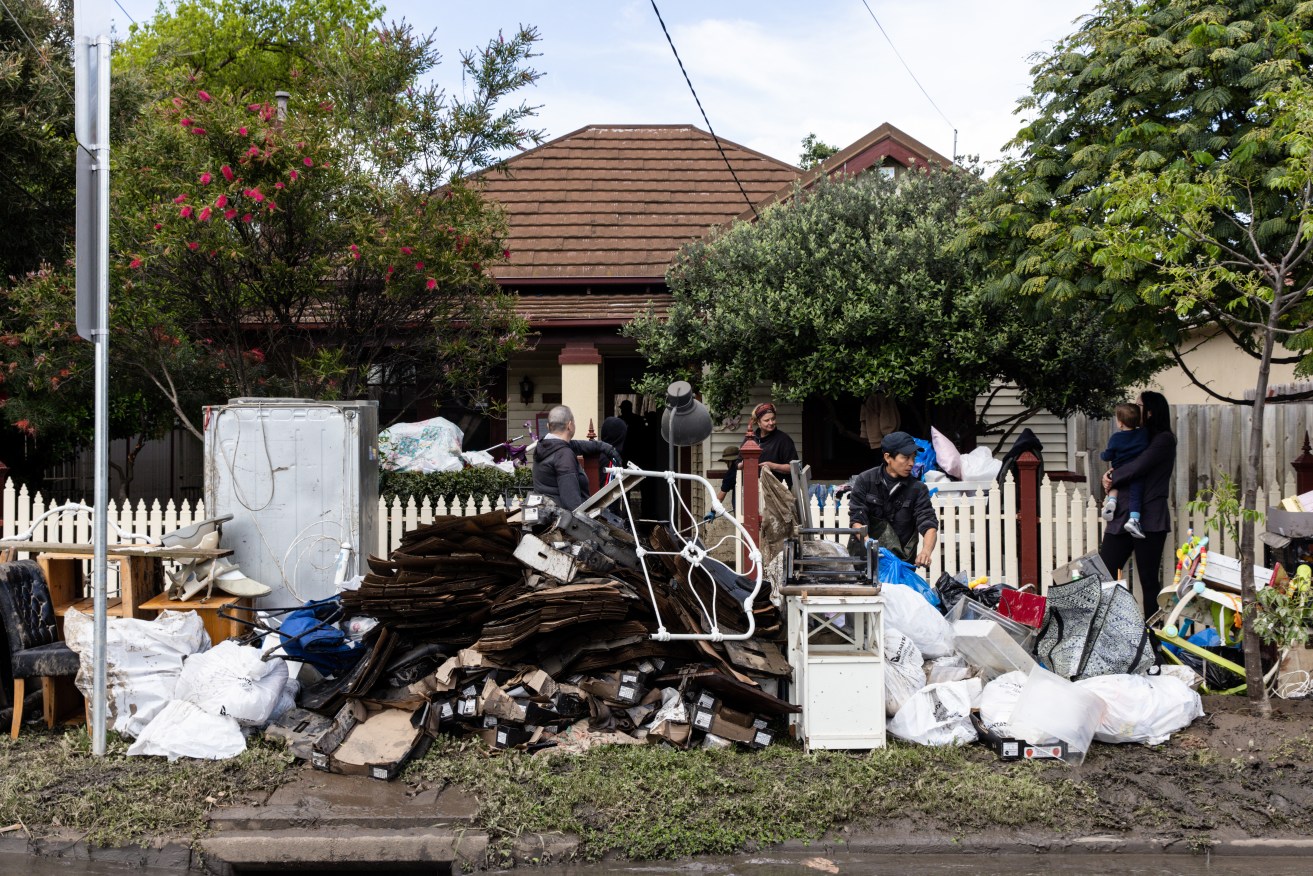 There are fears of a new gastroenteritis outbreak as Victoria cleans up from recent flooding.