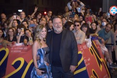 Russell Crowe and Britney Theriot debut as couple 
