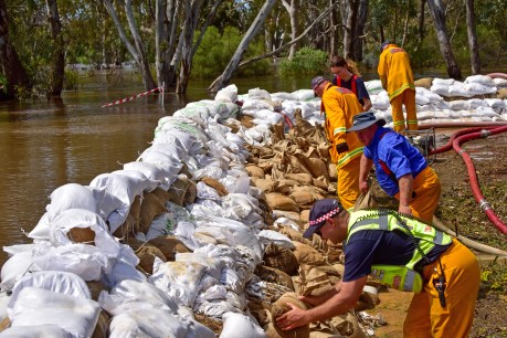 Sandbags out as floods threaten Victoria