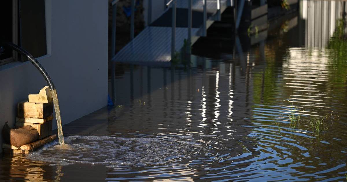 Victoria warned of more flash flooding ahead of Melbourne Cup
