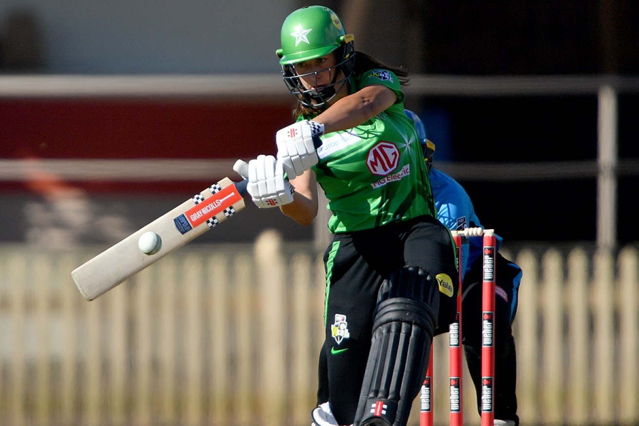 Teenager Tess Flintoff has blasted the WBBL's fastest 50 for the Melbourne Stars against Adelaide. 