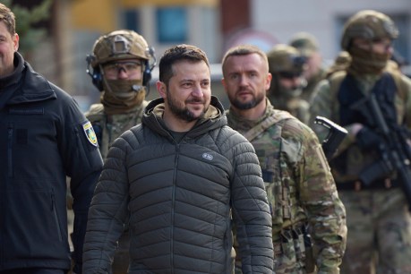 Ukraine president visits recaptured Kherson