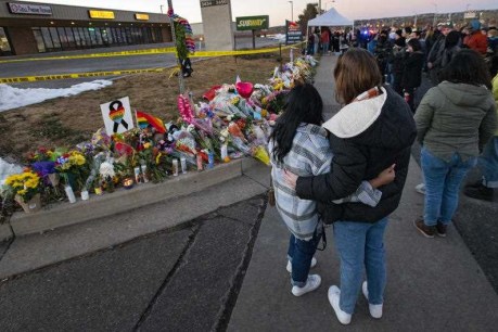 Police probe motive in US club shooting