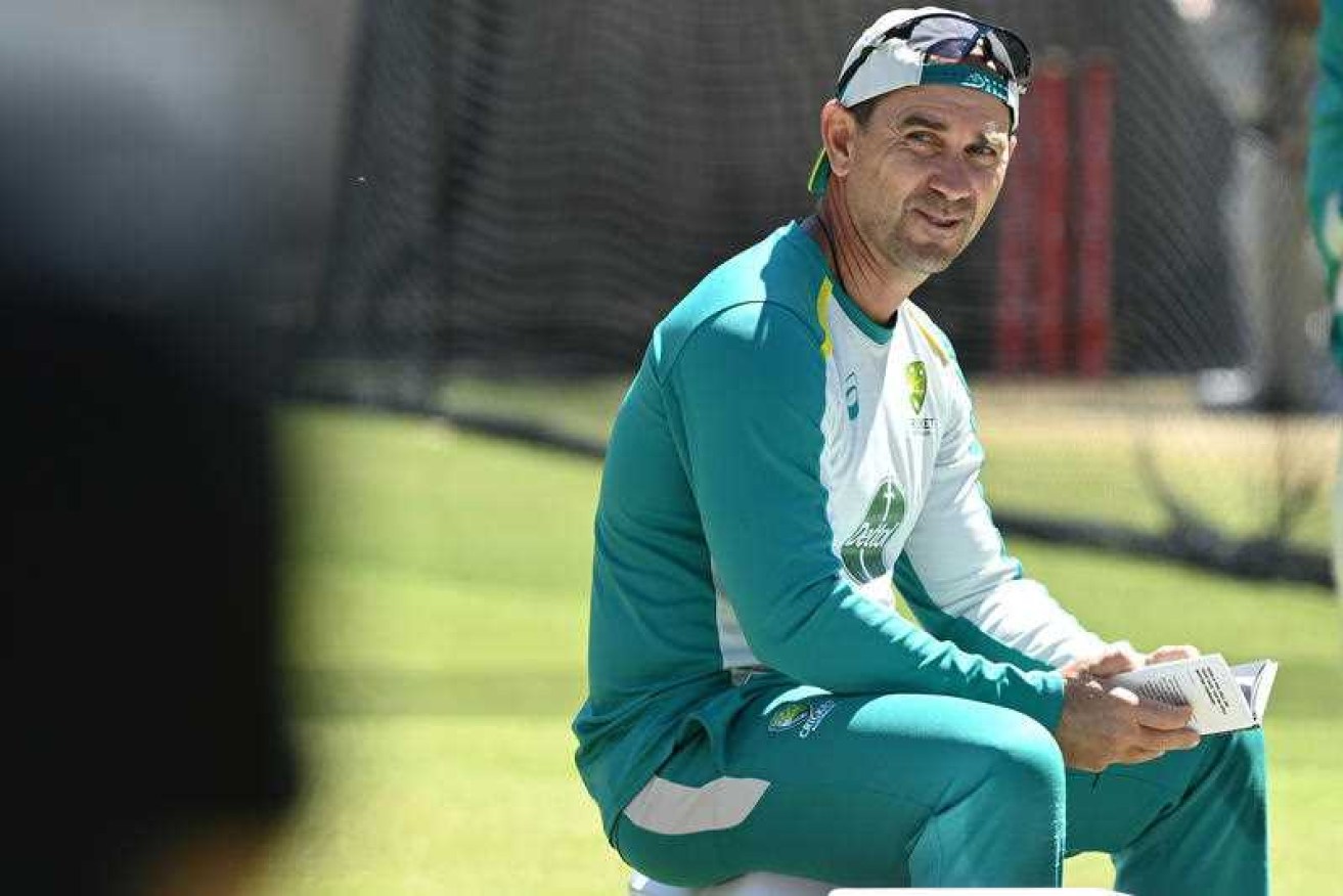 Justin Langer says there's no rift with the Australian cricket team and it's time to move on.
