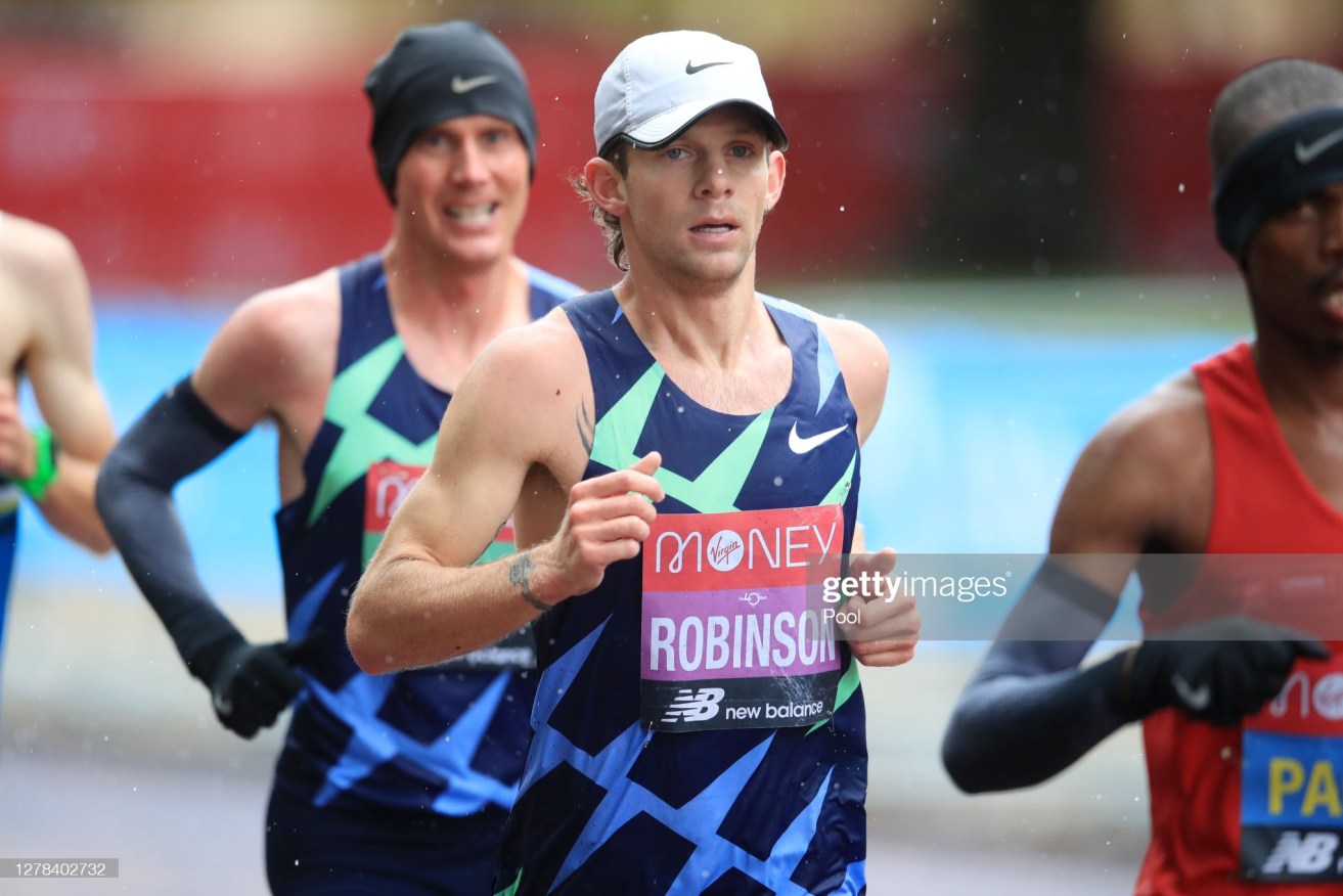 Brett Robinson has broken Robert de Castella's Australian marathon record, set in 1986.