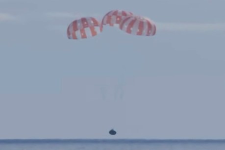 NASA capsule ends moon mission with splashdown