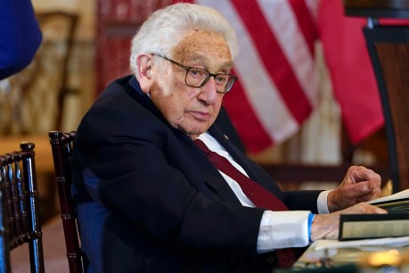 Henry Kissinger calls for peace talks in Ukraine