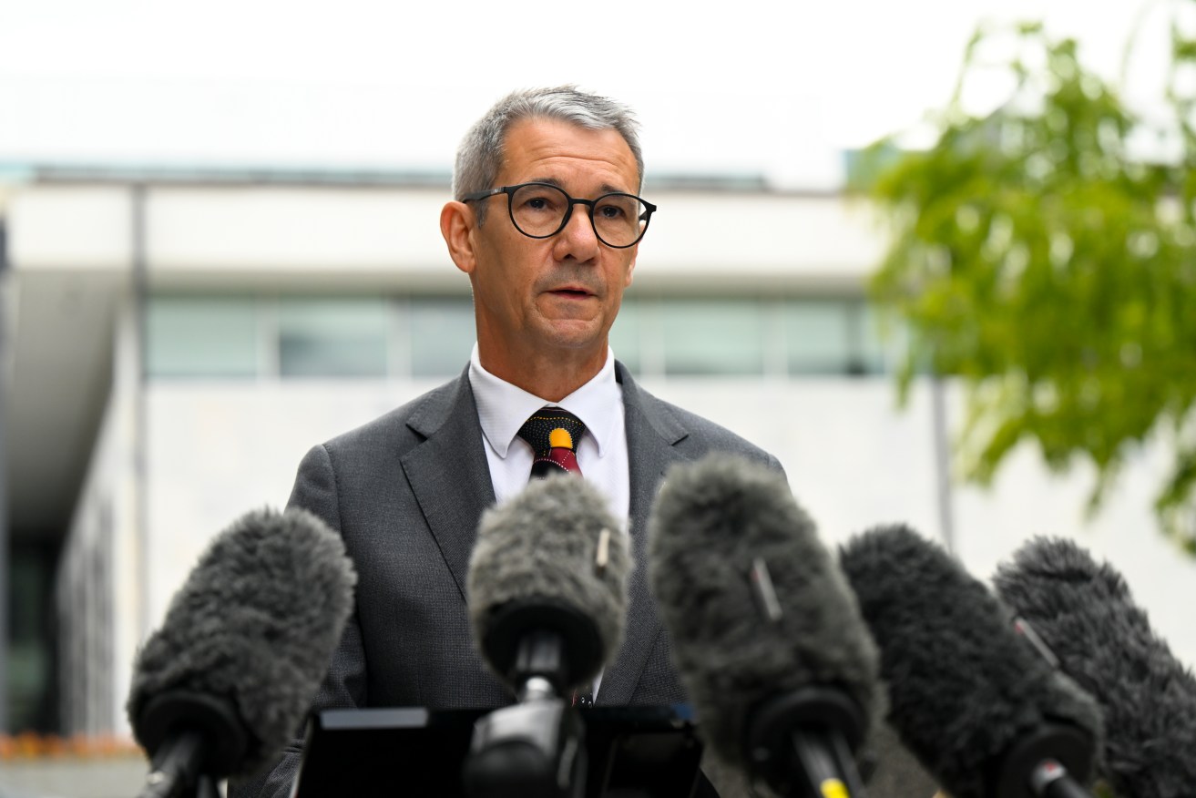 Lawyers for the ACT's former top prosecutor are seeking to expose communications between a high-profile journalist and the man investigating his conduct.