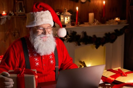 Top clips: Santa dives, Rudolph warms up