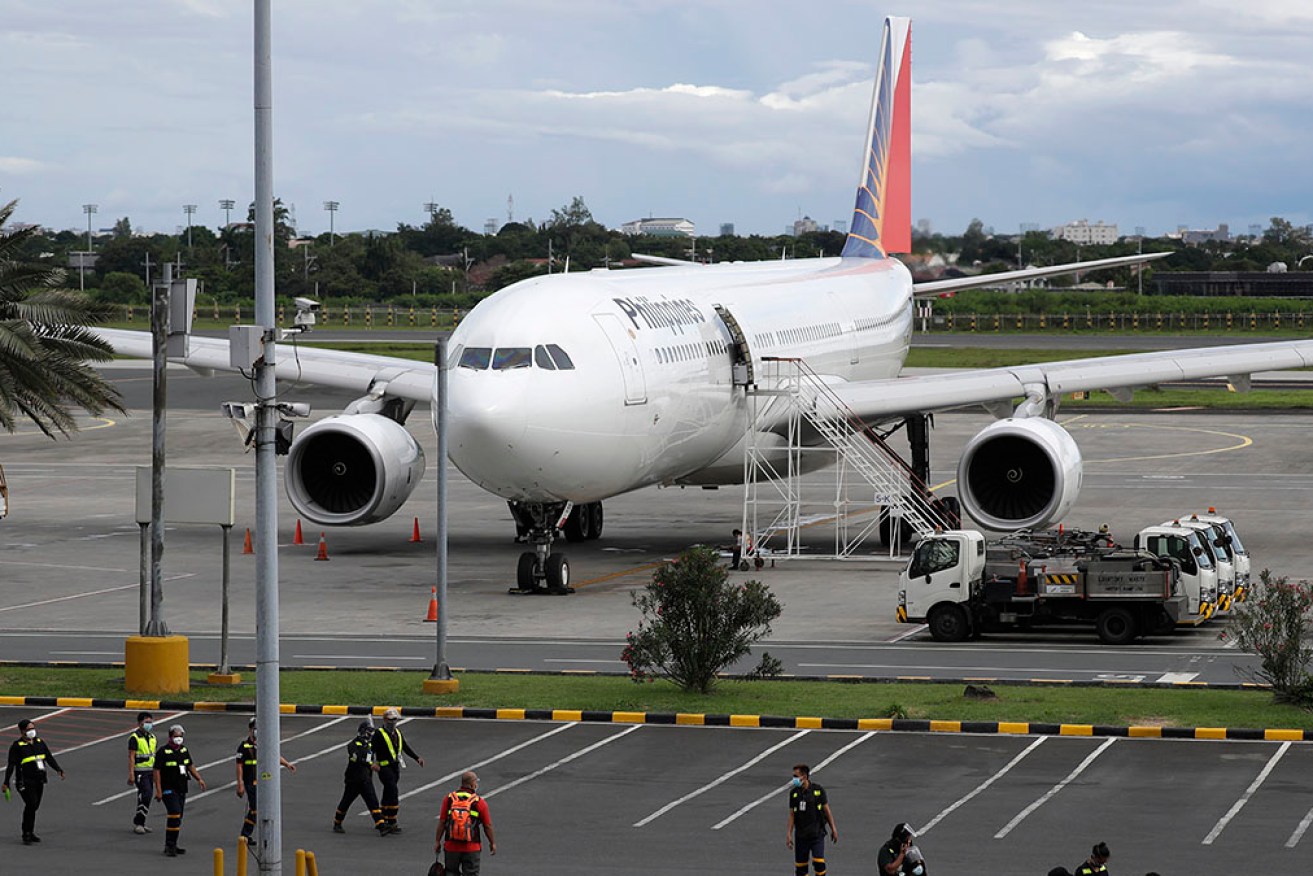 A technical issue forced Manila's international airport to halt flight arrivals and departures.