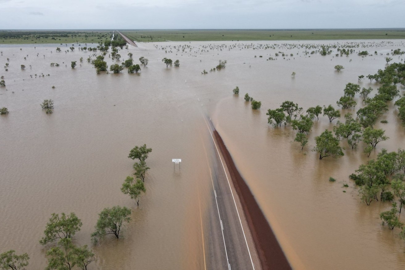 Reidents could be isolated for weeks because of flooding at Fitzroy Crossing in WA's central Kimberley. 