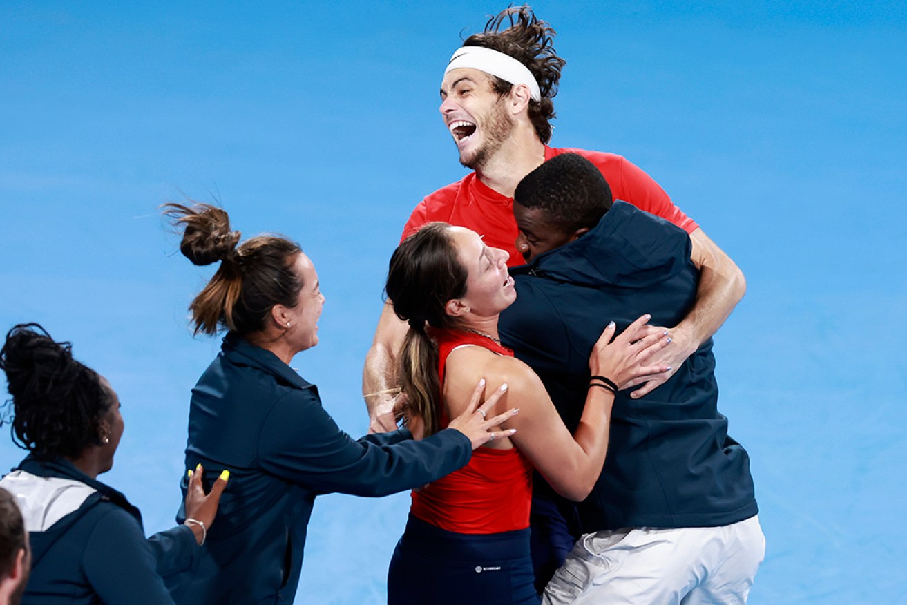 Taylor Fritz has defeated Italy's Matteo Berrettini to lead USA to victory in the United Cup.