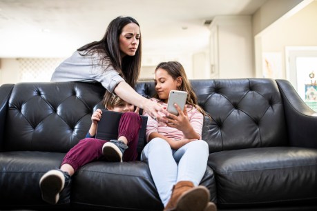 How to set boundaries for kids in digital age