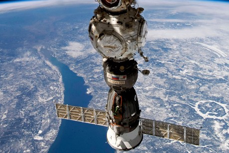 Russian rocket to fetch cosmonauts from International Space Station