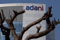 Adani scraps share sale after US fraud claims