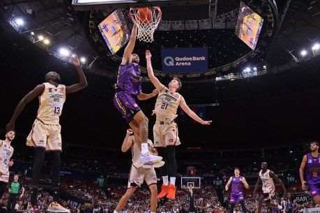 Xavier Cooks steers Sydney Kings to victory over Cairns Taipans in NBL semi-final