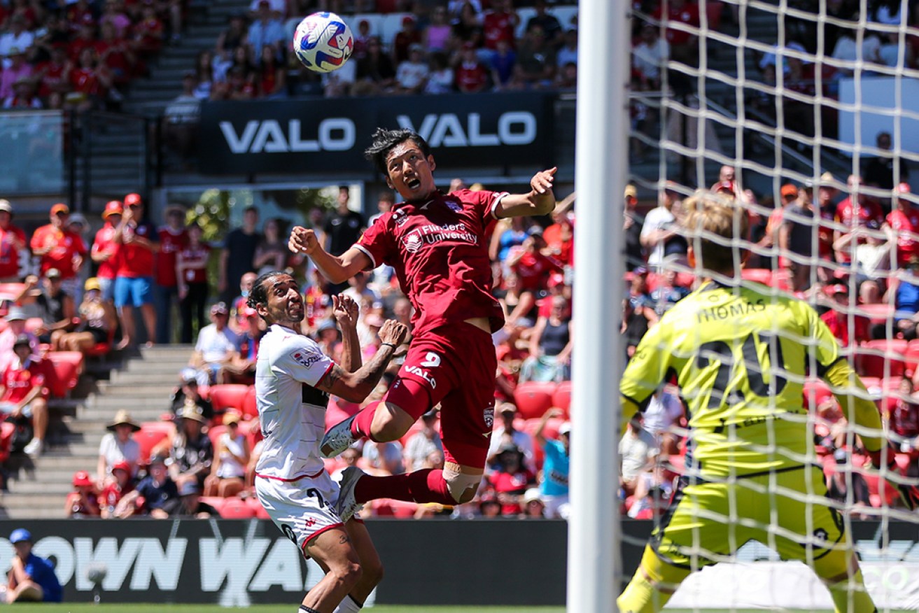 Adelaide United and the Western Sydney Wanderers have played out a 4-4 draw in A-League Men action.