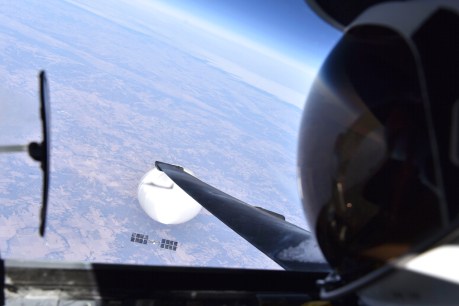 US releases pilot&#8217;s close-up photo of Chinese balloon