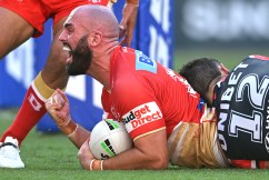Dolphins thump Roosters 28-18 in fairytale debut