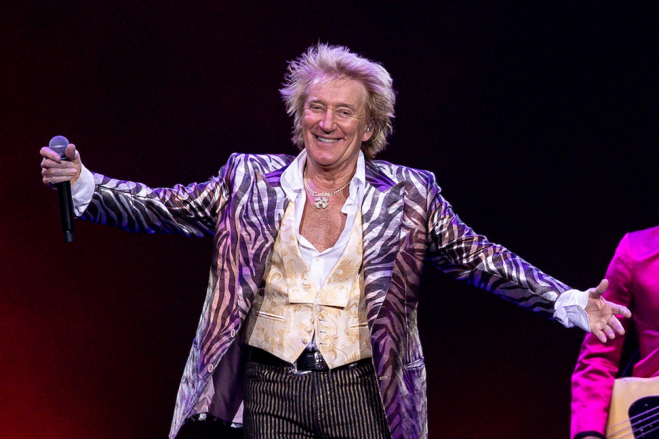 Rod Stewart says his Adelaide show will go ahead, after cancelling a performance due to illness.