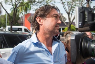 Pilot admits faking flight times for reality-TV star