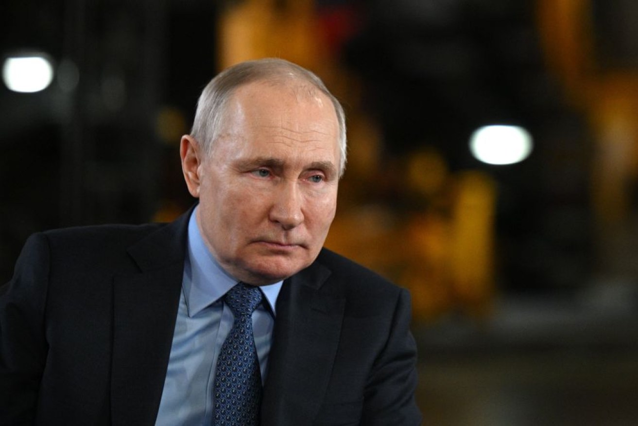 Russian President Vladimir Putin is losing touch with reality, says a defector. 