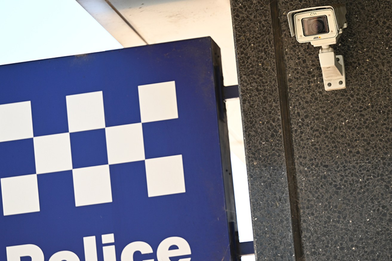 A man has been stabbed at a nightclub in Melbourne.